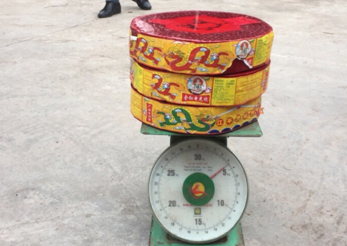 Số ph&aacute;o bị lực lượng chức năng thu giữ.