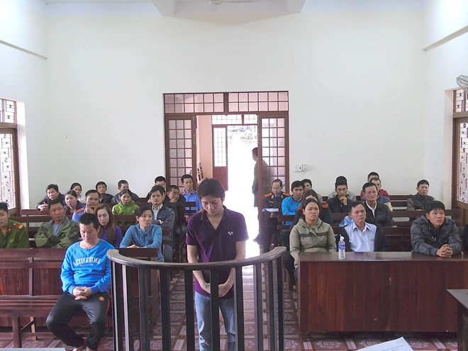 Bị c&aacute;o Phan Văn Đ&ocirc;ng tại phi&ecirc;n t&ograve;a x&eacute;t xử. (Ảnh: b&aacute;o C&ocirc;ng an nh&acirc;n d&acirc;n)