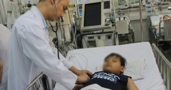 Hy hữu: Bé 6 tuổi mất một phần phổi do nuốt bóng đèn suốt 1 năm