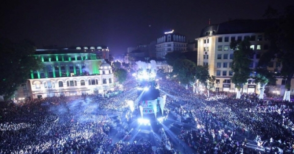 Các điểm đón giao thừa Tết Dương lịch 2018 ở các thành phố lớn trong cả nước