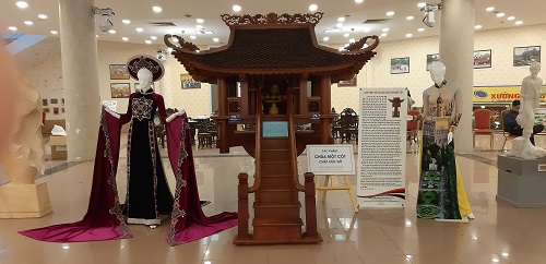 T&aacute;c phẩm Ch&ugrave;a Một cột thu nhỏ của Thương binh Ph&iacute; Đ&igrave;nh Tuấn.