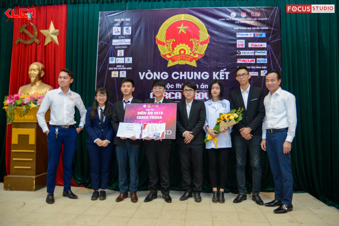 Sinh vi&ecirc;n đấu tr&iacute;, đấu l&yacute; tại phi&ecirc;n t&ograve;a chung kết Diễn &aacute;n Cerca Trova 2018