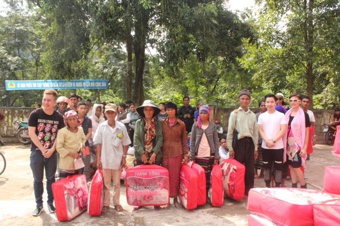 Những m&oacute;n qu&agrave; thiết thực cho m&ugrave;a Đ&ocirc;ng sắp tới ở huyện v&ugrave;ng cao c&ograve;n ngh&egrave;o kh&oacute;.