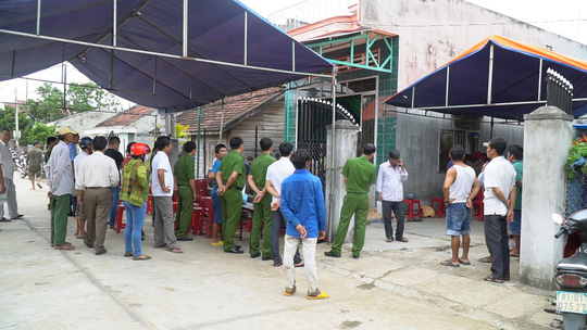 Nạn nh&acirc;n Kpah H'Ven được đưa về nh&agrave; ri&ecirc;ng để mai t&aacute;ng.