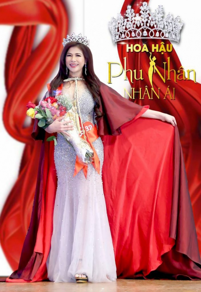 Người đẹp Sarah Thiện L&ecirc; đăng quang Hoa hậu doanh nh&acirc;n nh&acirc;n &aacute;i 2018