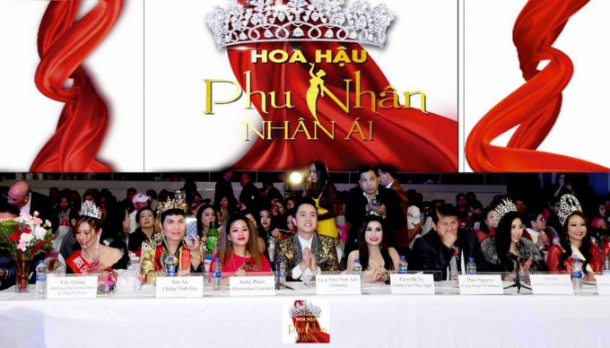 Ban gi&aacute;m khảo của Hoa hậu doanh nh&acirc;n nh&acirc;n &aacute;i 2018