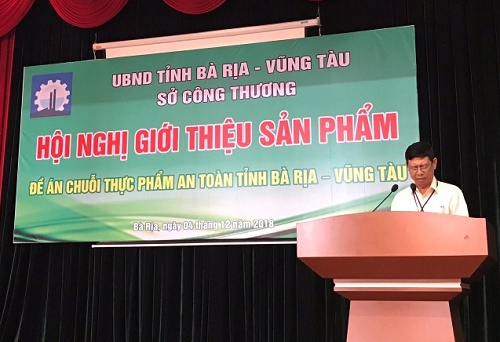 &Ocirc;ng L&ecirc; Ho&agrave;ng M&atilde;nh &ndash; Trưởng ph&ograve;ng Quản l&yacute; thương mại Sở C&ocirc;ng Thương B&agrave; Rịa - Vũng T&agrave;u ph&aacute;t biểu khai mạc hội nghị.
