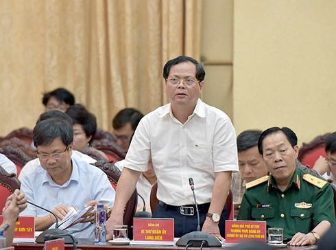 &Ocirc;ng Đỗ Mạnh Hải - B&iacute; thư quận Long Bi&ecirc;n nhiều lần n&oacute;i về bộ m&aacute;y h&agrave;nh ch&iacute;nh cồng kềnh hiện nay.