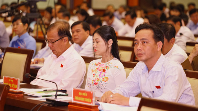 C&aacute;c đại biểu rất quan t&acirc;m đến vấn nạn t&iacute;n dụng đen.