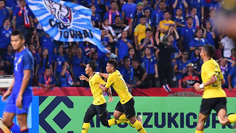 Malaysia (&agrave;o v&agrave;ng) đ&atilde; gi&agrave;nh v&eacute; v&agrave;o chung kết nhờ luật b&agrave;n thắng s&acirc;n kh&aacute;ch.