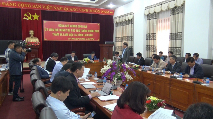 Ph&oacute; Thủ tướng Ch&iacute;nh phủ Vương Đ&igrave;nh Huệ l&agrave;m việc với Tỉnh ủy, UBND tỉnh Lai Ch&acirc;u. (Ảnh: Xu&acirc;n T&ugrave;ng/B&aacute;o T&agrave;i nguy&ecirc;n v&agrave; M&ocirc;i trường).&nbsp;