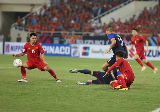 Việt Nam 2-1 Philippines: Chiến thắng ngoạn mục đưa tuyển Việt Nam v&agrave;o chung kết AFF Cup