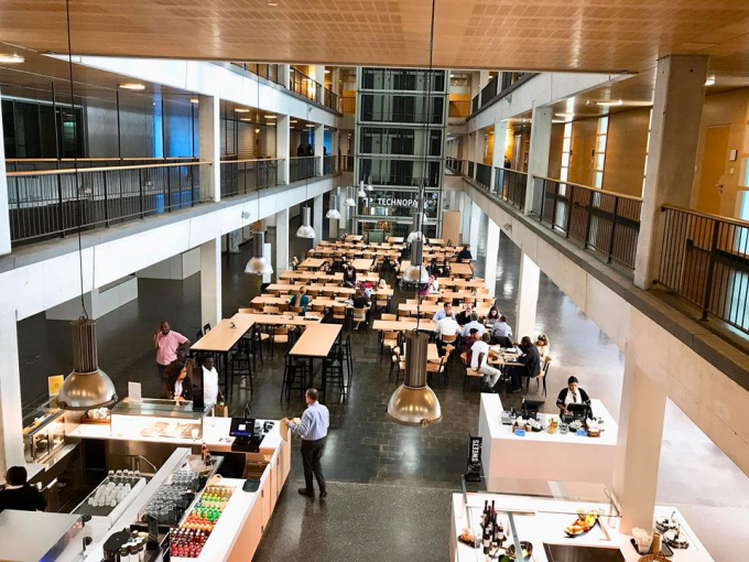 Hoa hậu Ng&acirc;n Anh ở đ&acirc;u giữa ồn &agrave;o xin ph&eacute;p thi Miss Intercontinental 2018