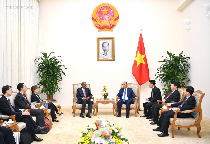Thủ tướng Nguyễn Xu&acirc;n Ph&uacute;c tiếp Bộ trưởng Bộ Nội vụ ki&ecirc;m Bộ trưởng Bộ Luật ph&aacute;p Singapore