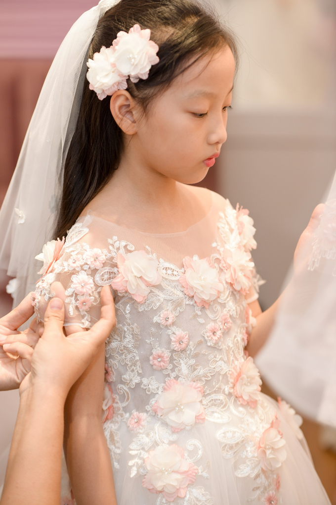 Xu&acirc;n Lan mời mẹ con HH H&agrave; Kiều Anh tr&igrave;nh diễn trong Tuần lễ thời trang trẻ em Việt Nam