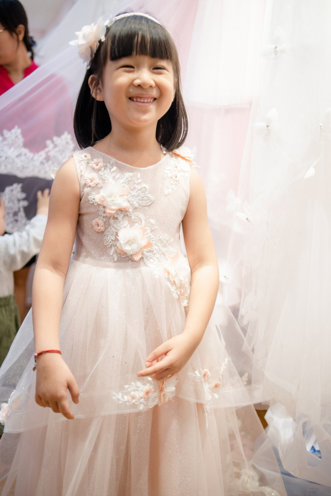 Xu&acirc;n Lan mời mẹ con HH H&agrave; Kiều Anh tr&igrave;nh diễn trong Tuần lễ thời trang trẻ em Việt Nam