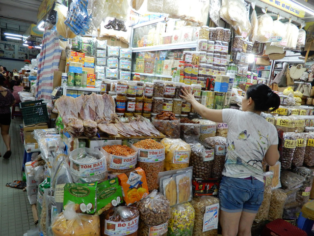 Đề &aacute;n th&iacute; điểm d&aacute;n tem truy xuất nguồn gốc thực phẩm (QR code) tại chợ H&agrave;n đ&atilde; thu h&uacute;t nhiều tiểu thương tham gia