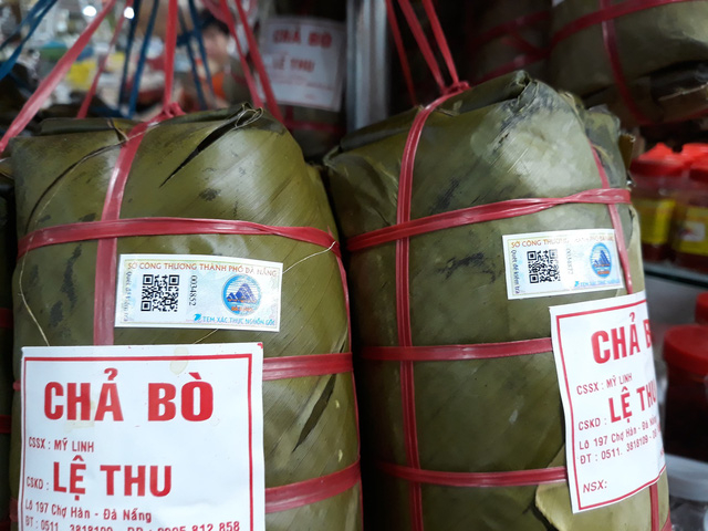 C&aacute;c sản phẩm được d&aacute;n tem để kh&aacute;ch h&agrave;ng c&oacute; thể truy xuất nguồn gốc