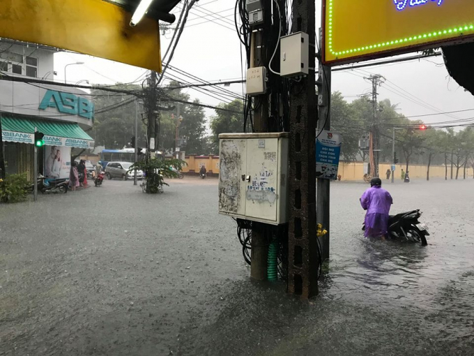 Trước t&igrave;nh h&igrave;nh mưa lớn, Đ&agrave; Nẵng cho học sinh, sinh vi&ecirc;n nghỉ học ng&agrave;y 10/12.