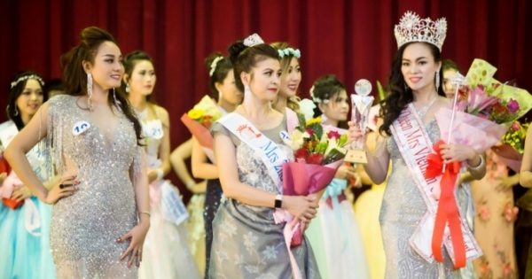 nguoi dep le tuyet hanh dang quang queen mrs vietnam universe pageant 2018 tai dai loan