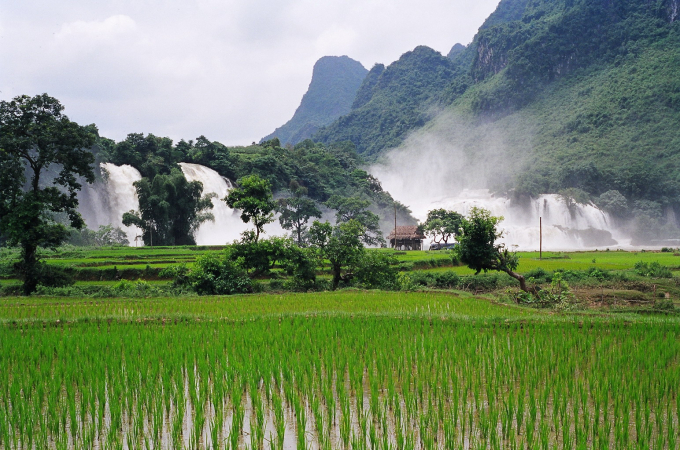 Th&aacute;c Bản Giốc.