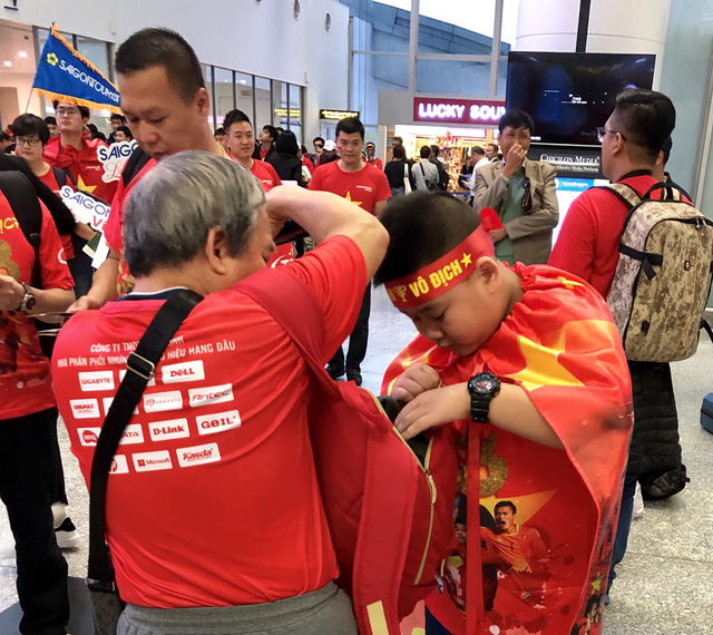 &Ocirc;ng v&agrave; ch&aacute;u...