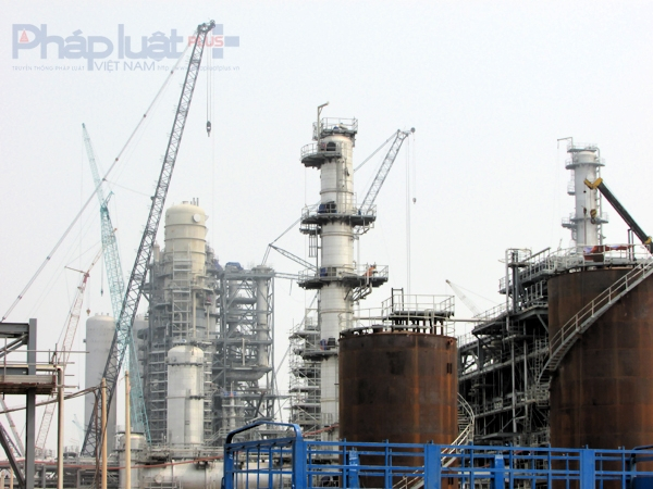 Ph&aacute;t triển Khu kinh tế Nghi Sơn, đặc biệt l&agrave; ho&aacute; lọc dầu, một trong những điểm nhấn chiến lược kinh tế của Thanh H&oacute;a trong thời gian tới.