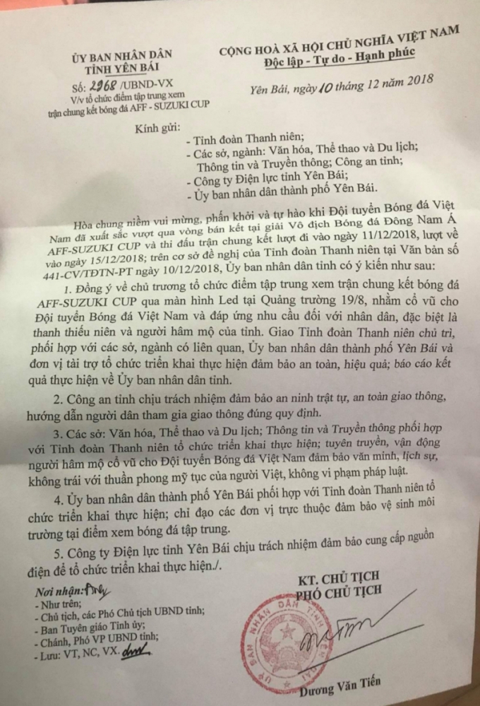Tỉnh Y&ecirc;n B&aacute;i Tổ chức xem chung kết AFF Cup tại quảng trường 19/8, TP Y&ecirc;n B&aacute;i.