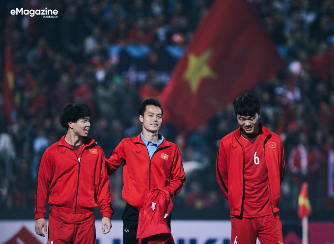 Ch&uacute;ng ta nhỏ b&eacute;, nhưng sẽ thật mạnh, nếu biết c&ugrave;ng nhau&hellip; ngẩng đầu l&ecirc;n