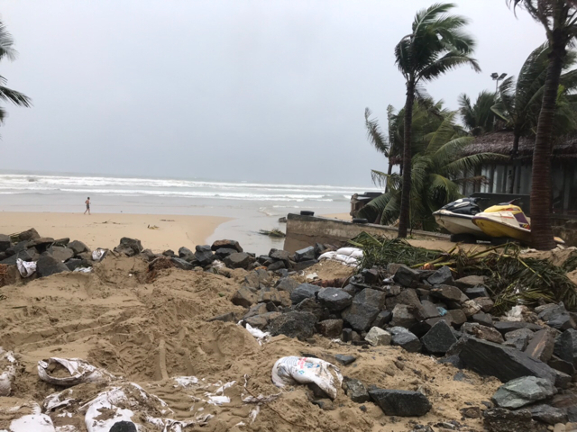 &nbsp;Khu vực cửa xả Mỹ An, quận Ngũ H&agrave;nh Sơn bị hư hại do nước mưa đổ về với khối lượng lớn trong những ng&agrave;y vừa qua.&nbsp;