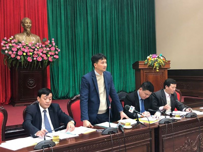Ph&oacute; Gi&aacute;m đốc Sở Du lịch H&agrave; Nội Nguyễn Anh Dũng trả lời c&aacute;c c&acirc;u hỏi tại cuộc giao ban b&aacute;o ch&iacute;