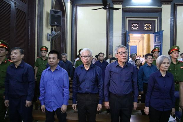 Đại &aacute;n ở Ng&acirc;n h&agrave;ng Đ&ocirc;ng &Aacute;: Cựu Gi&aacute;m đốc Sở giao dịch xin giảm &aacute;n v&igrave; con bị cho nghỉ việc