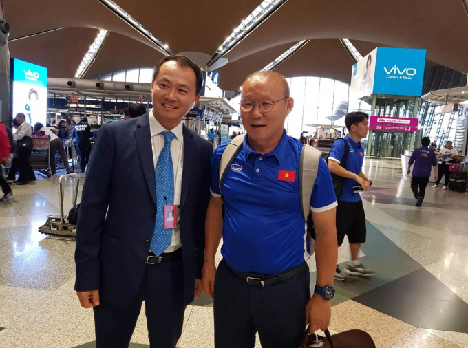 Chuyến bay đưa c&aacute;c đội tuyển Việt Nam về nước&nbsp;được khai th&aacute;c bằng m&aacute;y bay Airbus A350-900 hiện đại của Vietnam Arilines.