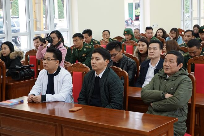 Quang cảnh buổi lễ trao tặng