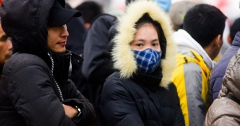 Người hâm mộ co ro chờ nhận vé trận chung kết lượt về AFF Cup 2018