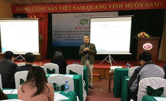 TS. Nguyễn H&ugrave;ng Long, Ph&oacute; Cục trưởng Cục An to&agrave;n thực phẩm, Bộ Y tế ph&aacute;t biểu tại Hội nghị.