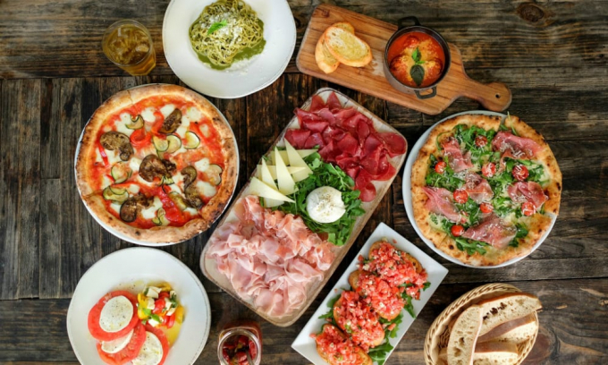 Ẩm thực &Yacute;.