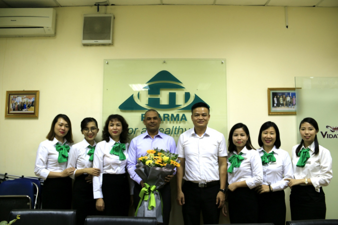 &Ocirc;ng Elieser Espinosa, Tổng Gi&aacute;m đốc Labiofam Việt Nam đến thăm v&agrave; l&agrave;m việc tại HT Pharma ng&agrave;y 19.11.2018