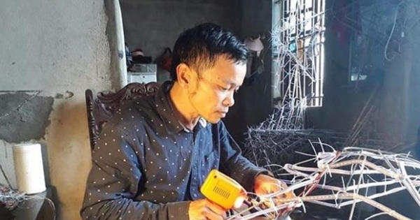 Kiếm bạc triệu mỗi ngày nhờ… ngôi sao gắn đèn Giáng sinh