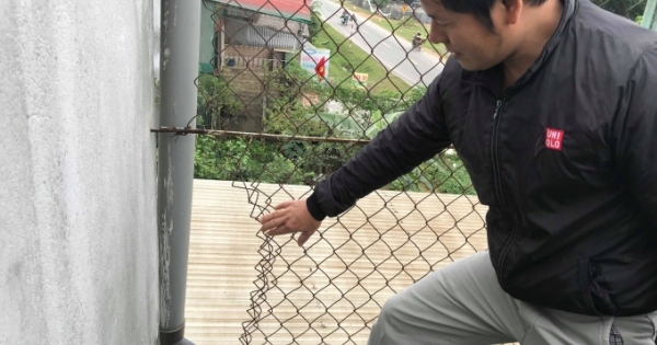 Đột nhập siêu thị mini, đánh cả ô tô đến để trộm hàng hóa