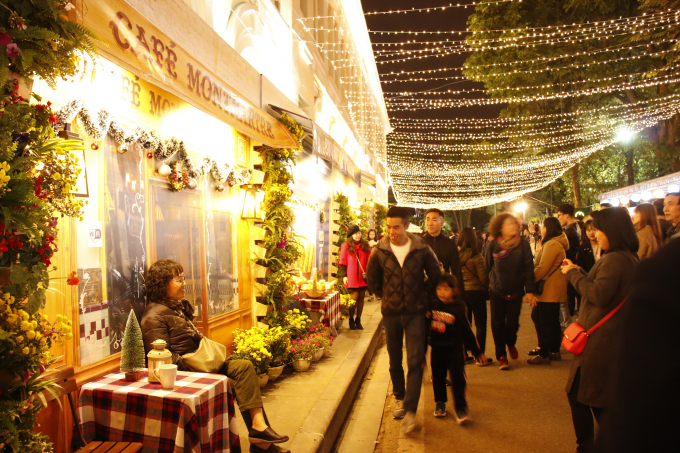 Sự kiện thu h&uacute;t đ&ocirc;ng đảo người d&acirc;n H&agrave; Nội, v&agrave; du kh&aacute;ch tham quan