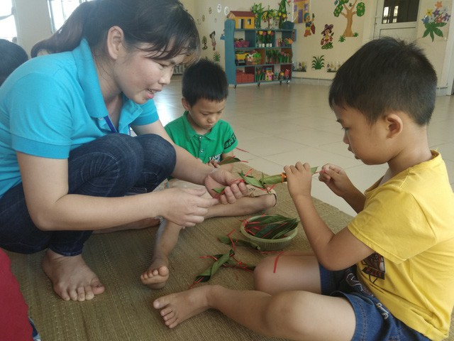 Nghề gi&aacute;o đ&ograve;i hỏi cao hơn, thể hiện tr&ecirc;n kh&iacute;a cạnh đạo đức, y&ecirc;u nghề mến trẻ