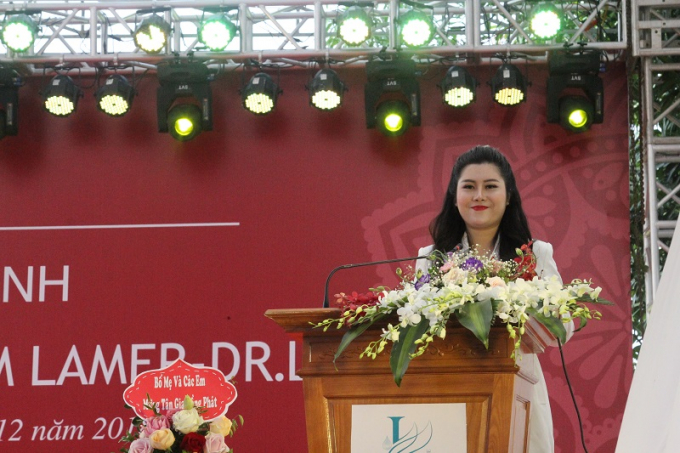 B&agrave; Đỗ Kim Yến ph&aacute;t biểu tại buổi lễ.
