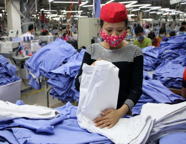 D&acirc;y chuyền sản xuất tại C&ocirc;ng ty may H&agrave; Bắc. Nguồn: internet.