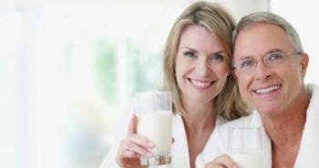 Phòng chống bệnh tim mạch và đột quỵ với sữa không tách béo