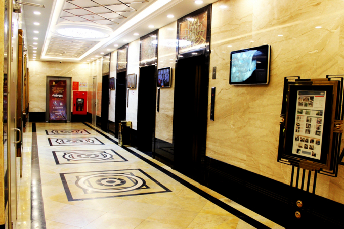 To&agrave;n bộ sảnh chờ thang m&aacute;y từ tầng 1 cho đến tầng 22 đều được thiết kế theo một k&iacute;ch thước cố định, rộng tr&ecirc;n 2,7m.