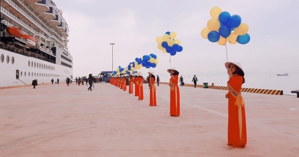 Vị khách quốc tế thứ 15 triệu đến Việt Nam