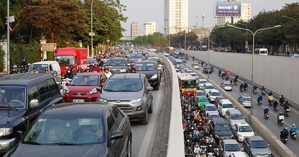 Phí chồng phí, vắt kiệt sức dân