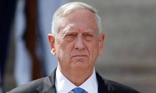 Mattis trong một chuyến c&ocirc;ng du nước ngo&agrave;i cuối năm 2017. Ảnh:&nbsp;Reuters.