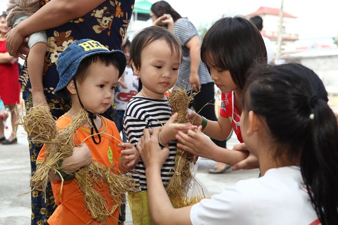 Đồ chơi được l&agrave;m tư vật liệu t&aacute;i chế